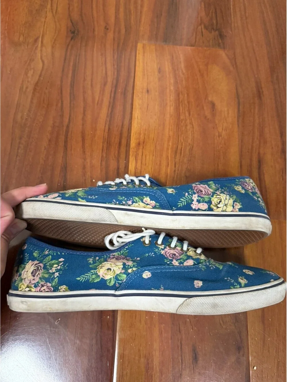 VANS Blue Floral Flower Lace Up Comfort Cushion Skate Shoe Womens Size 9 Men 7.5